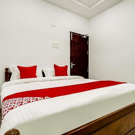 Oyo 70841 Hotel Anjali Residency Velur Exteriör bild