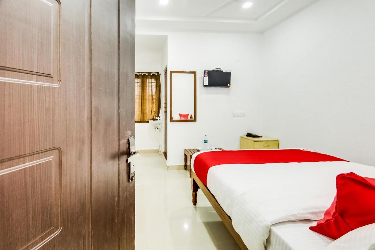 Oyo 70841 Hotel Anjali Residency Velur Exteriör bild