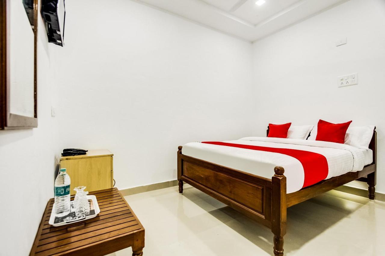 Oyo 70841 Hotel Anjali Residency Velur Exteriör bild