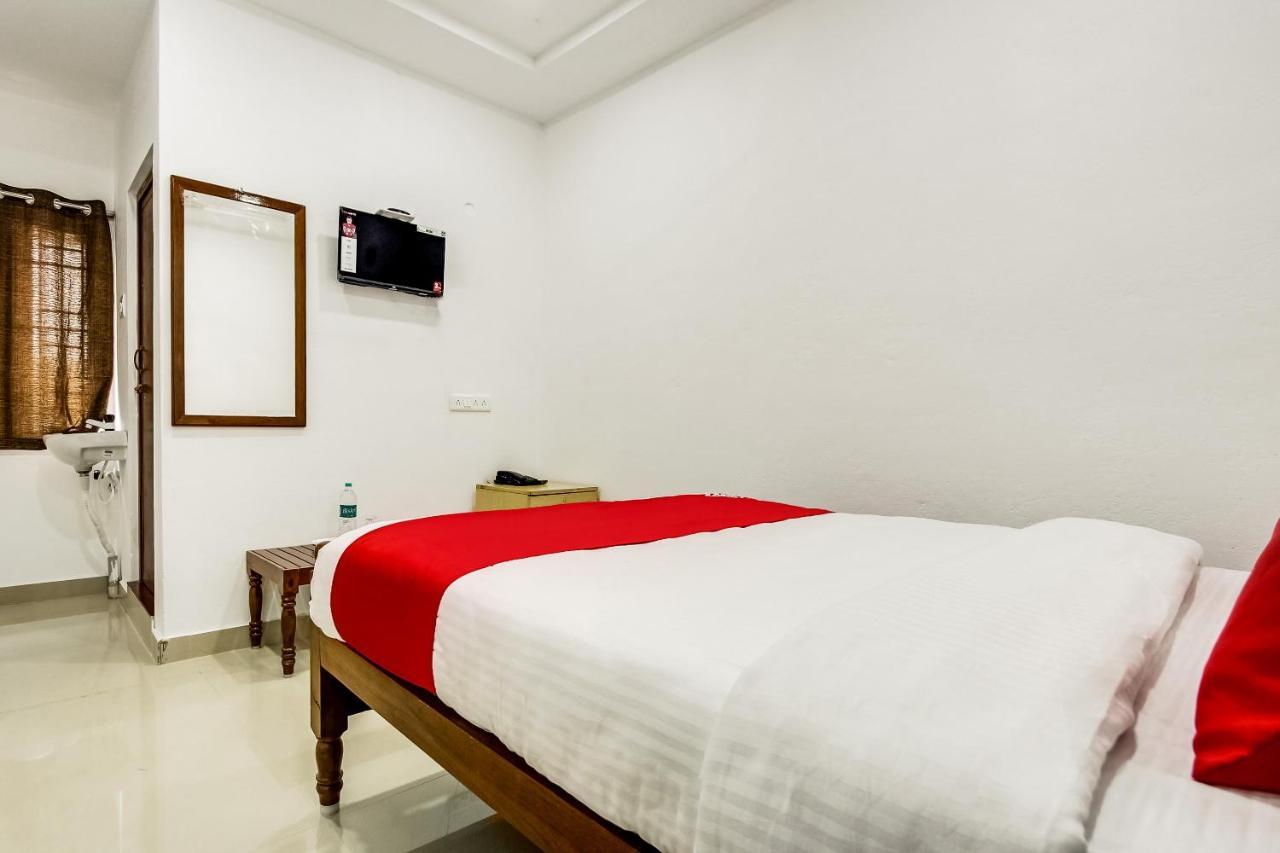 Oyo 70841 Hotel Anjali Residency Velur Exteriör bild