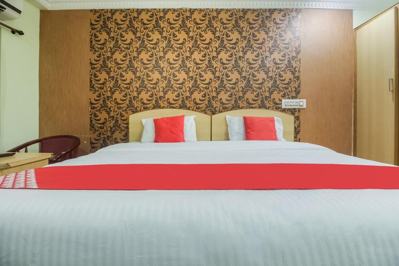 Oyo 70841 Hotel Anjali Residency Velur Exteriör bild