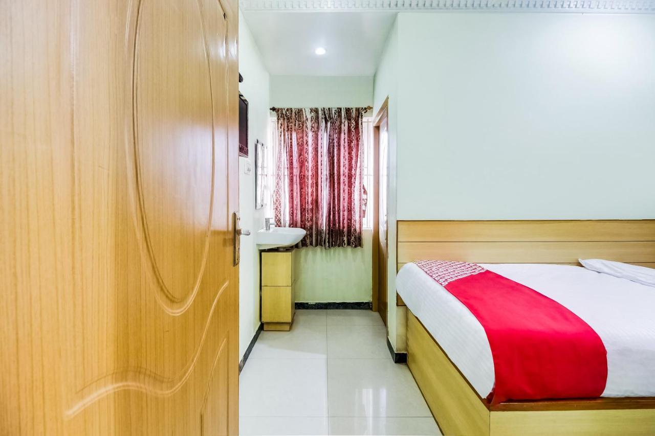Oyo 70841 Hotel Anjali Residency Velur Exteriör bild