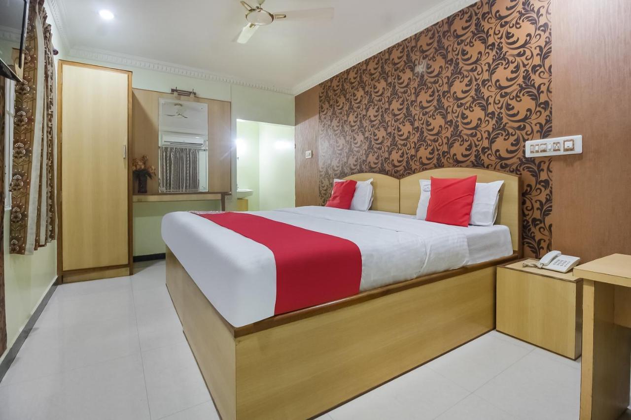 Oyo 70841 Hotel Anjali Residency Velur Exteriör bild