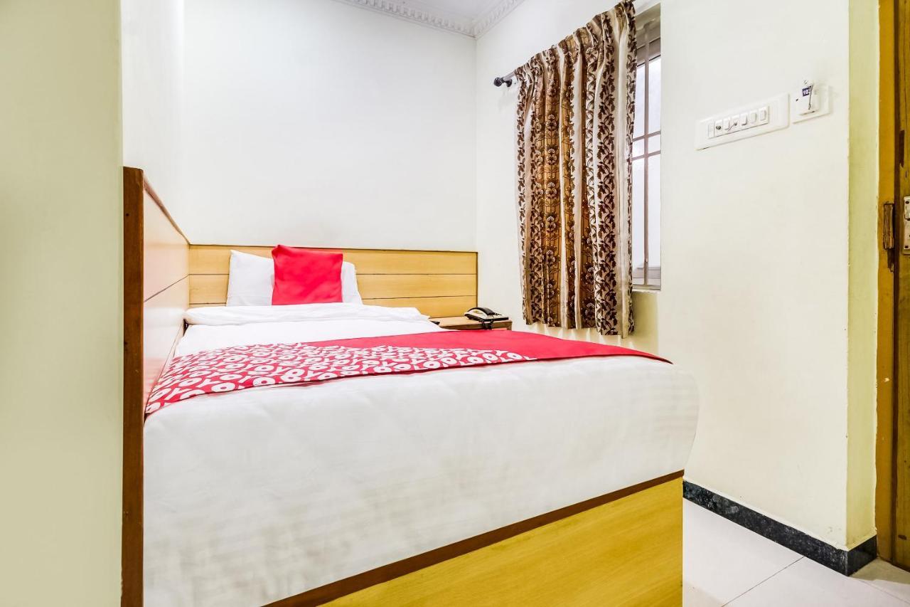 Oyo 70841 Hotel Anjali Residency Velur Exteriör bild